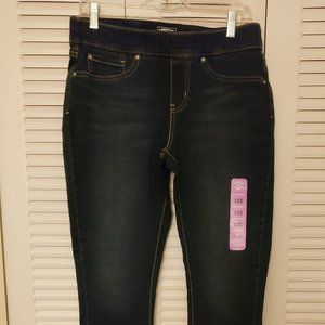 NWT Modern Slim Levi Signature Jeans
